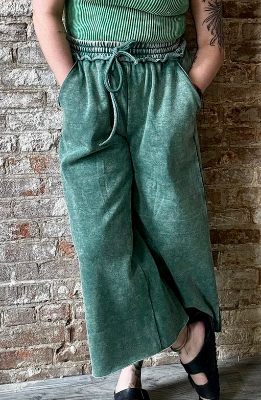 Acid Wash Fleece Palazzo Sweatpants With Pockets ~ Dark Green