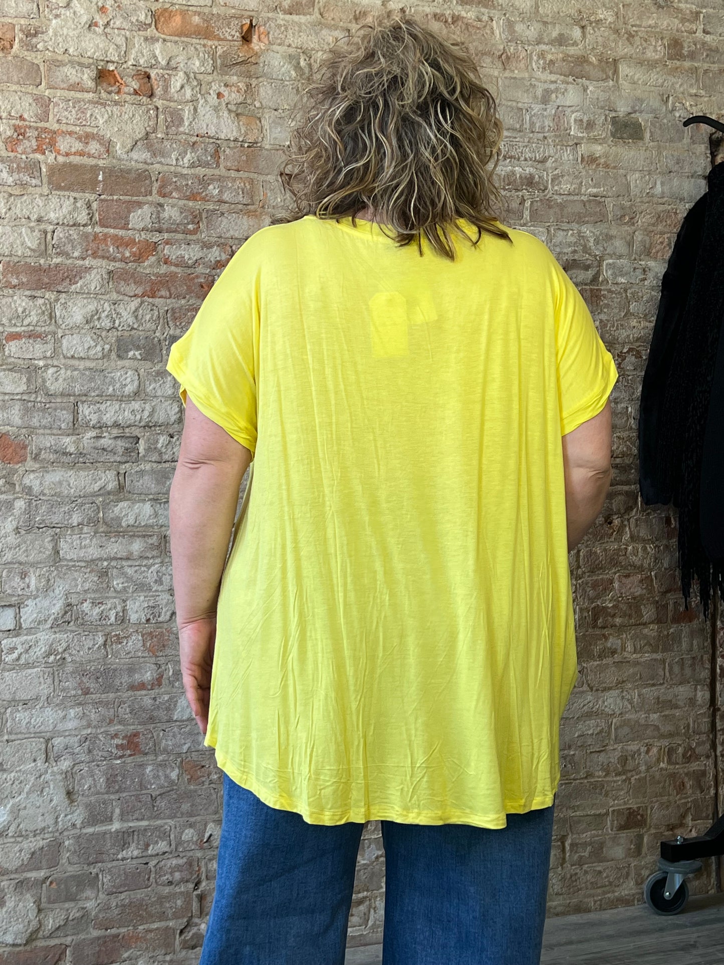 Curvy V Neck Short Sleeve Top ~ Yellow