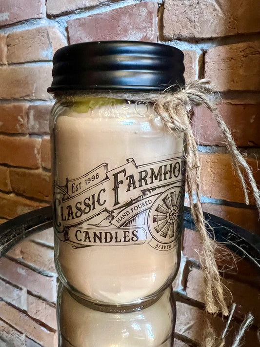 14 oz Candle ~ Country Home